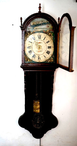 Geschlossene pendeluhr mit - geschlossene,