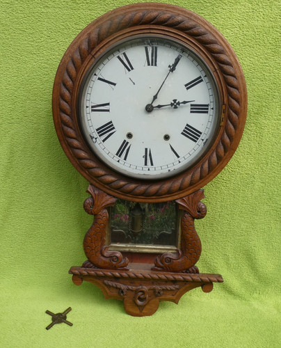 Antike wanduhr mit pendel - wanduhr,