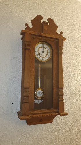 Pendeluhr wanduhr realität - pendeluhr,